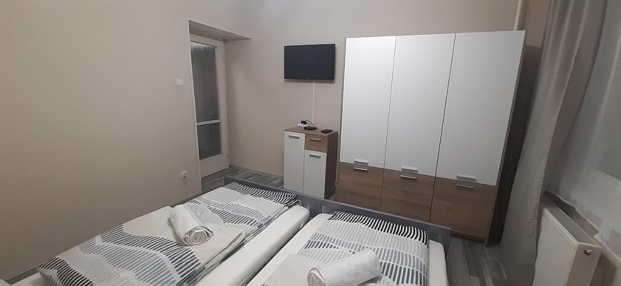 Apartamento Panel Hause Kazincbarcika Exterior foto