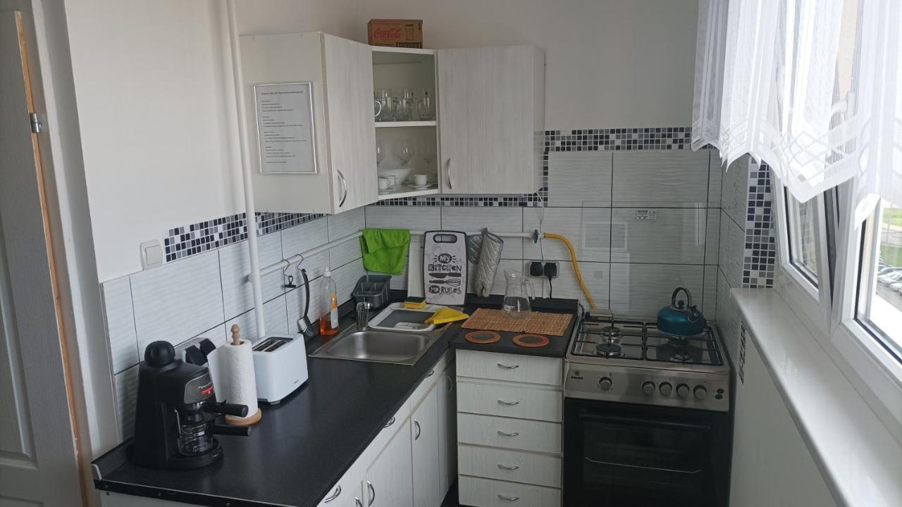 Apartamento Panel Hause Kazincbarcika Exterior foto